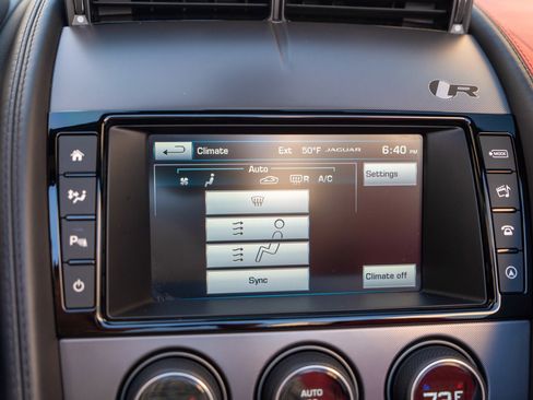 Used 2017 Jaguar F-TYPE R AWD/4WD image 27