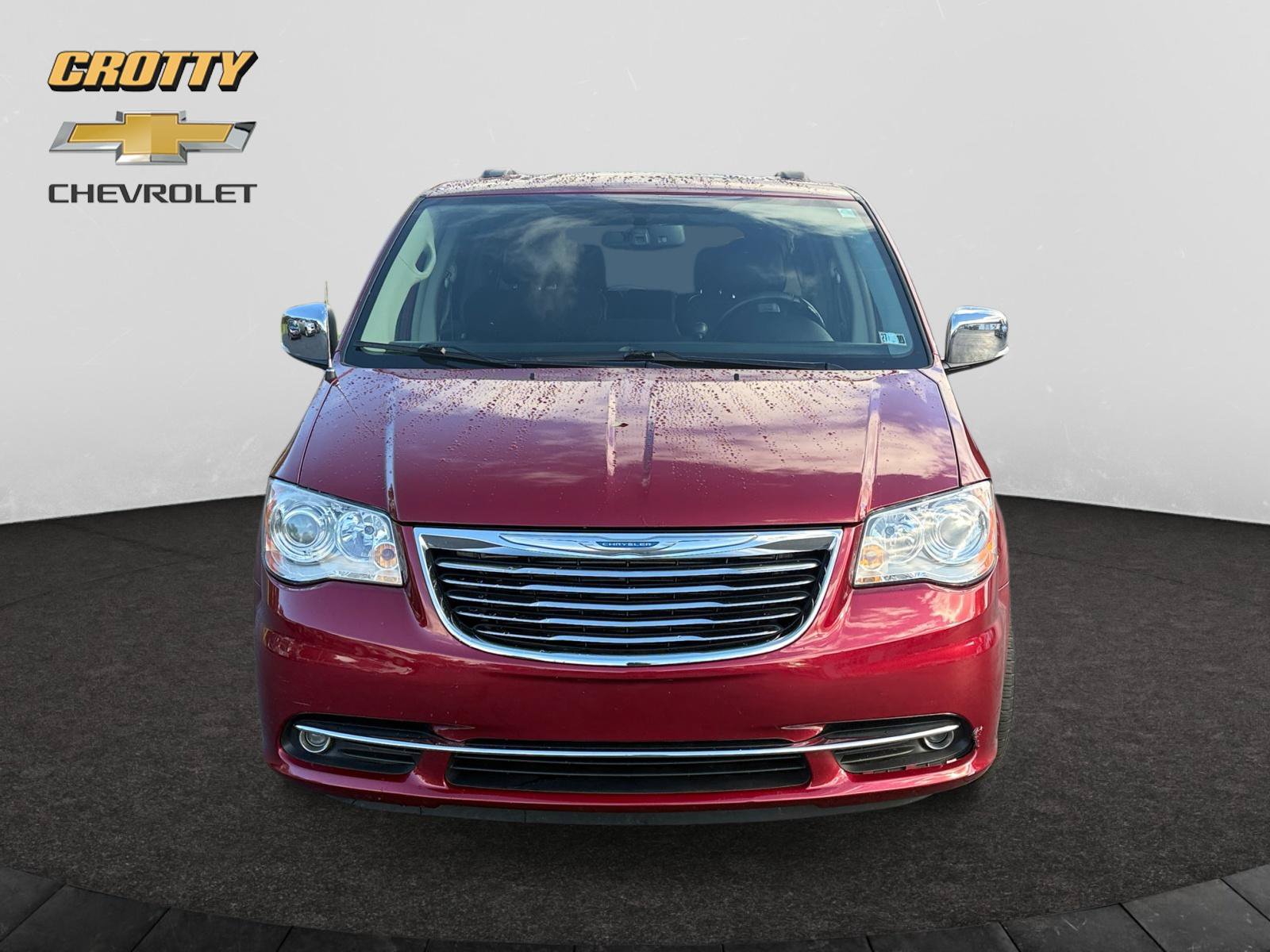 Used 2016 Chrysler Town & Country Limited Platinum FWD image 8