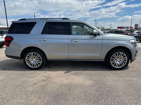 Used 2024 Ford Expedition Limited AWD/4WD image 7