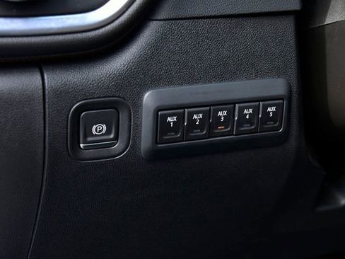 Used 2021 GMC Sierra 2500 AT4 w/ AT4 Premium Plus Package image 39