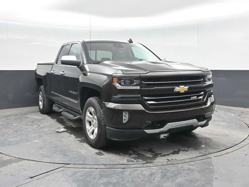 Used 2018 Chevrolet Silverado 1500 LTZ Z71 w/ LTZ Plus Package AWD/4WD image 7