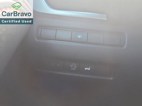 Used 2025 Nissan Rogue SV AWD/4WD image 21