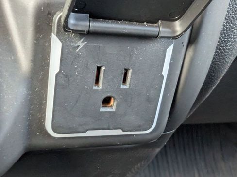 Used 2023 Chevrolet Silverado 1500 Custom image 18