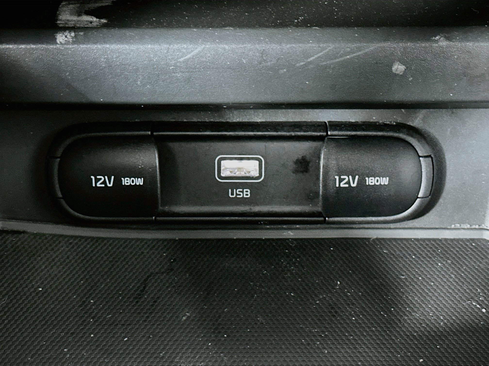Used 2025 Kia Soul LX w/ LX Technology Package FWD image 26