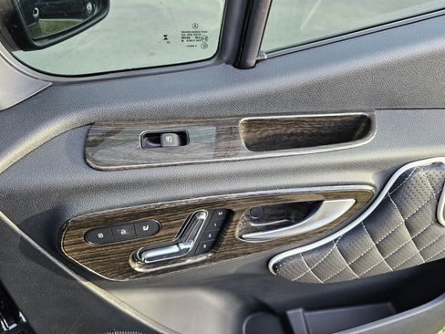 Used 2024 Mercedes-Benz Sprinter 3500 image 40