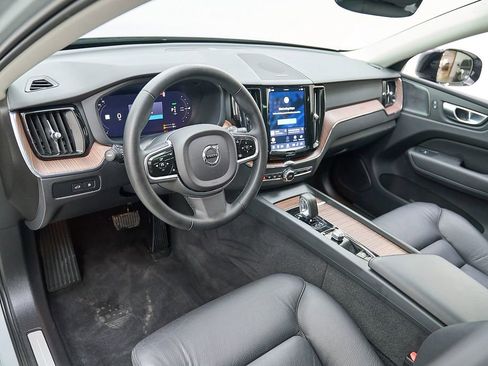 Certified 2024 Volvo XC60 T8 Plus AWD/4WD image 12