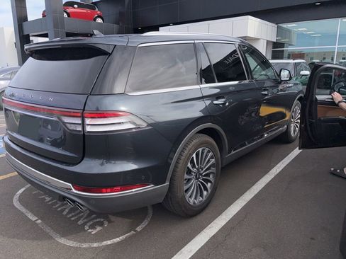 Used 2022 Lincoln Aviator Reserve w/ Elements Package Plus image 2