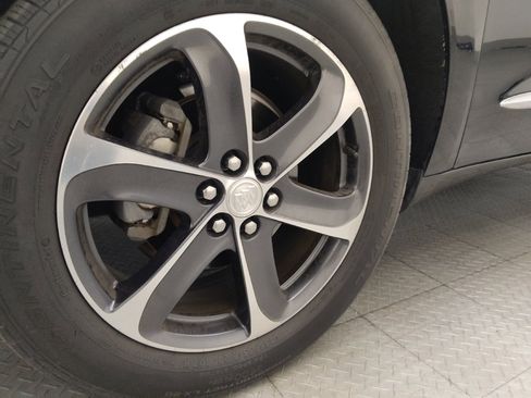 Used 2020 Buick Enclave Essence w/ Sport Touring Edition FWD image 31