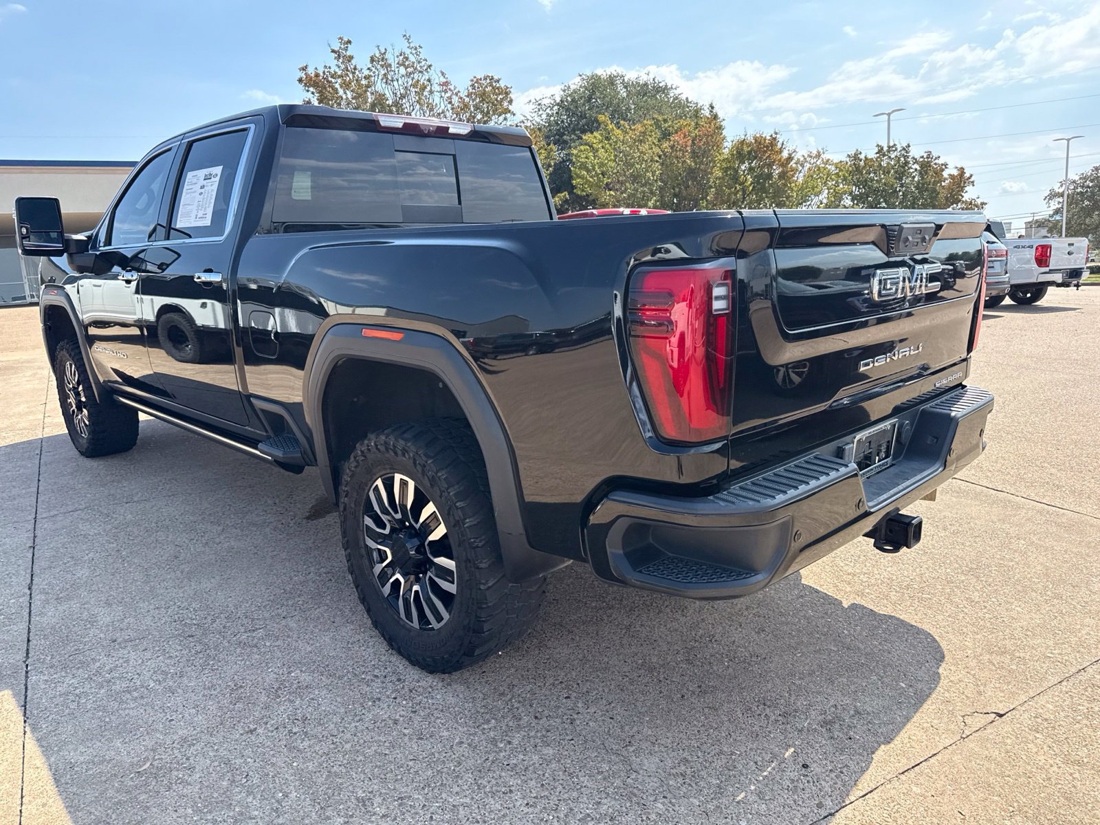 Used 2024 GMC Sierra 2500 Denali Ultimate AWD/4WD image 5