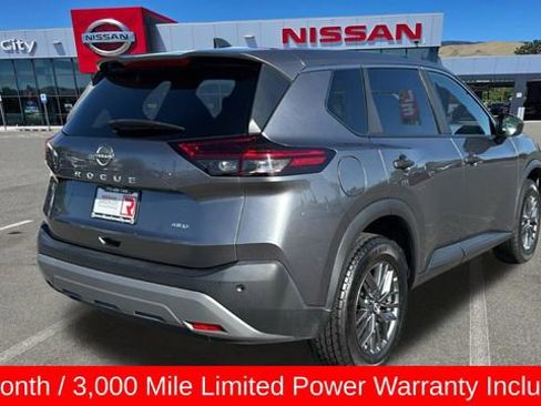 Used 2023 Nissan Rogue S AWD/4WD image 3
