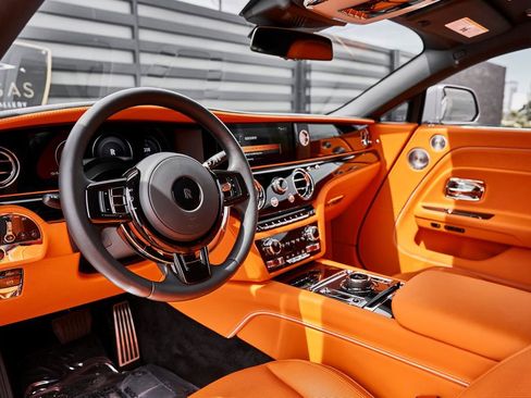 Used 2025 Rolls-Royce Spectre w/ Spectre Launch Package AWD/4WD image 2