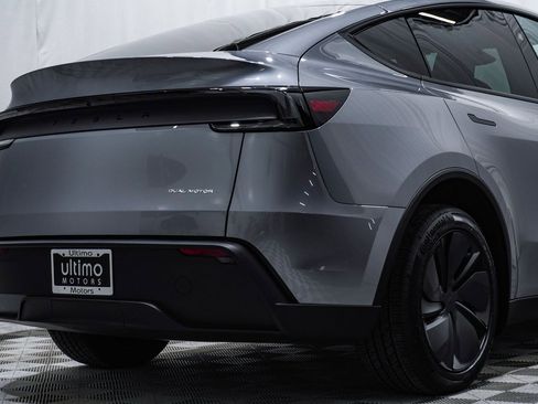 Used 2026 Tesla Model Y Long Range image 12