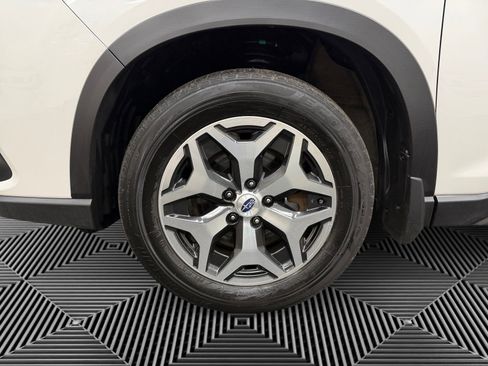 Used 2023 Subaru Forester Premium image 14