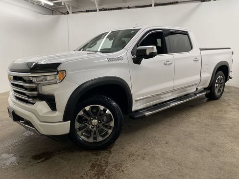 Used 2024 Chevrolet Silverado 1500 High Country w/ Technology Package AWD/4WD image 1