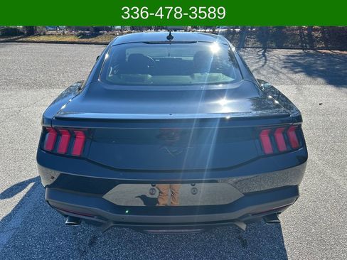 Used 2024 Ford Mustang Coupe image 4