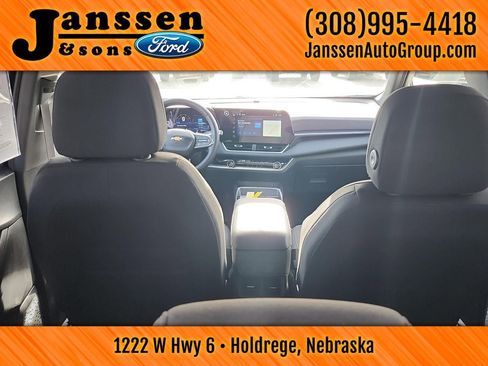 Used 2025 Chevrolet Equinox LT image 11