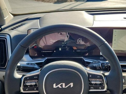 New 2025 Kia Sorento S image 10