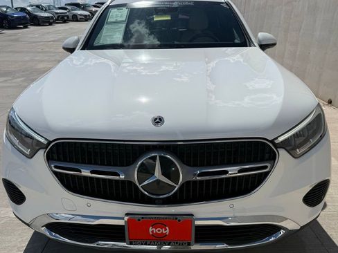 Used 2025 Mercedes-Benz GLC 300 image 3
