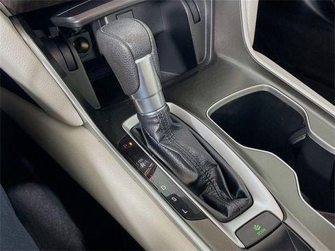Used 2018 Honda Accord EX image 17