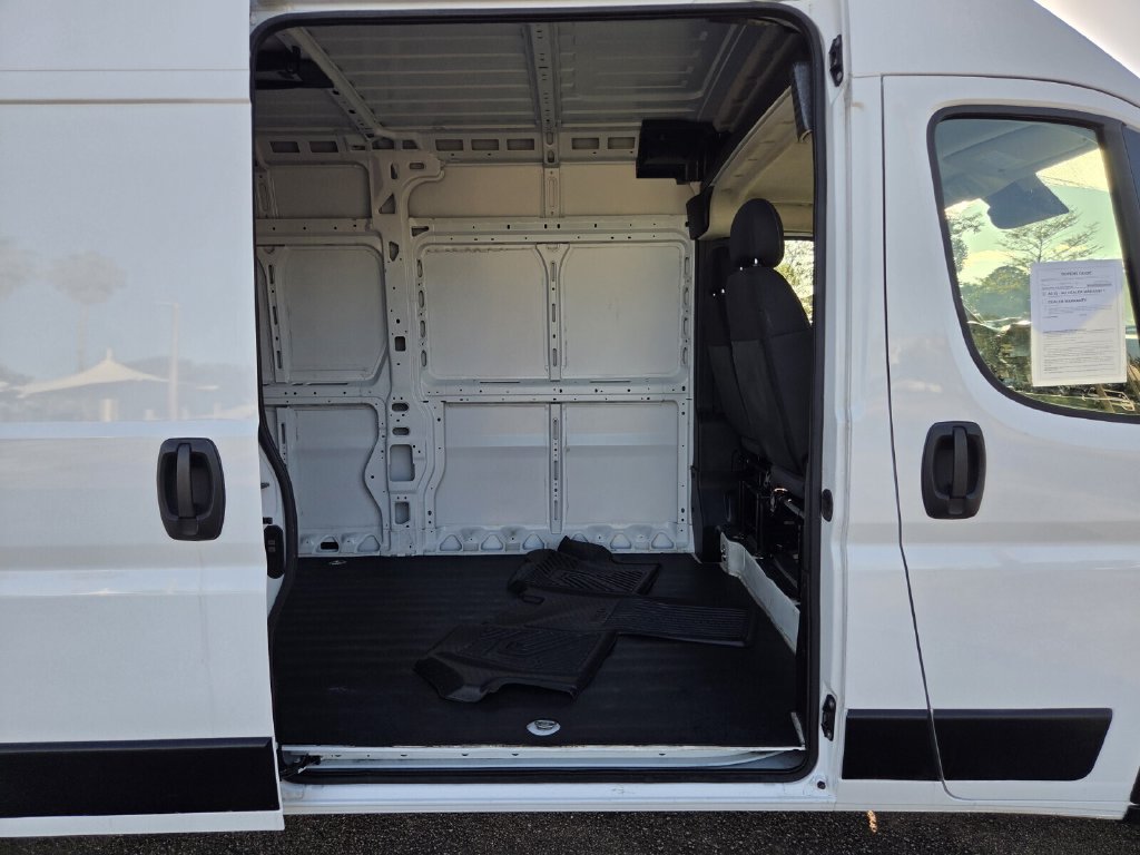 Used 2025 RAM ProMaster 2500 w/ Convenience Group FWD image 25