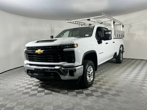 Used 2025 Chevrolet Silverado 2500 W/T w/ WT/CX Safety Package image 3