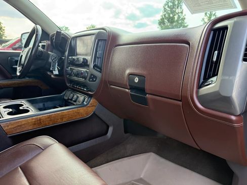 Used 2015 Chevrolet Silverado 1500 High Country w/ High Country Premium Package AWD/4WD image 19