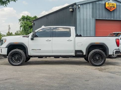 Used 2021 GMC Sierra 2500 AT4 AWD/4WD image 3