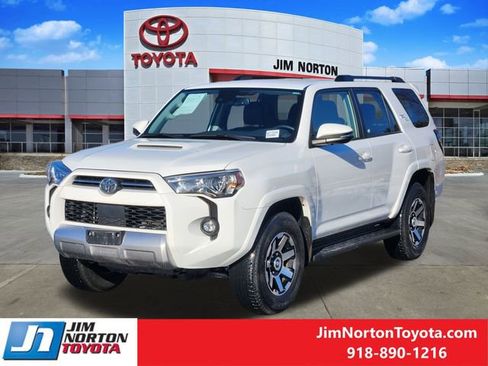 Used 2024 Toyota 4Runner TRD Off-Road Premium image 3