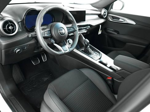 New 2025 Alfa Romeo Tonale AWD/4WD image 17