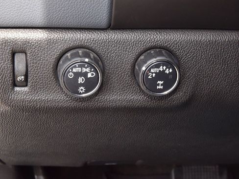 Used 2018 Chevrolet Colorado Z71 image 30