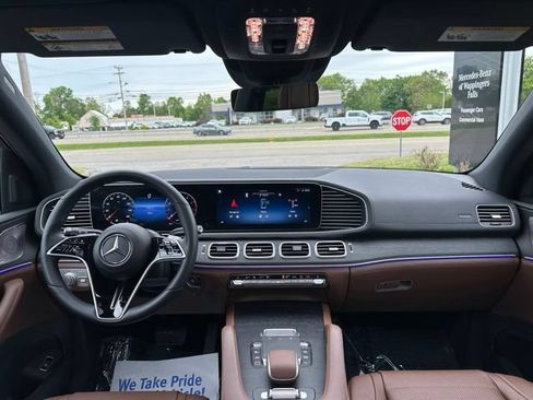 Used 2026 Mercedes-Benz GLS 450 4MATIC image 31