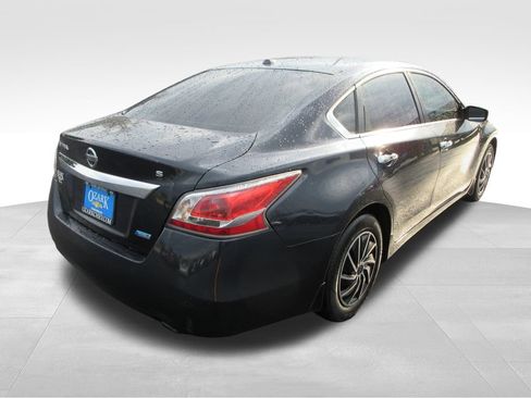 Used 2014 Nissan Altima 2.5 S w/ Display Audio Package FWD image 5