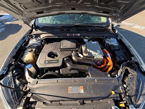 Used 2020 Ford Fusion SE FWD image 12
