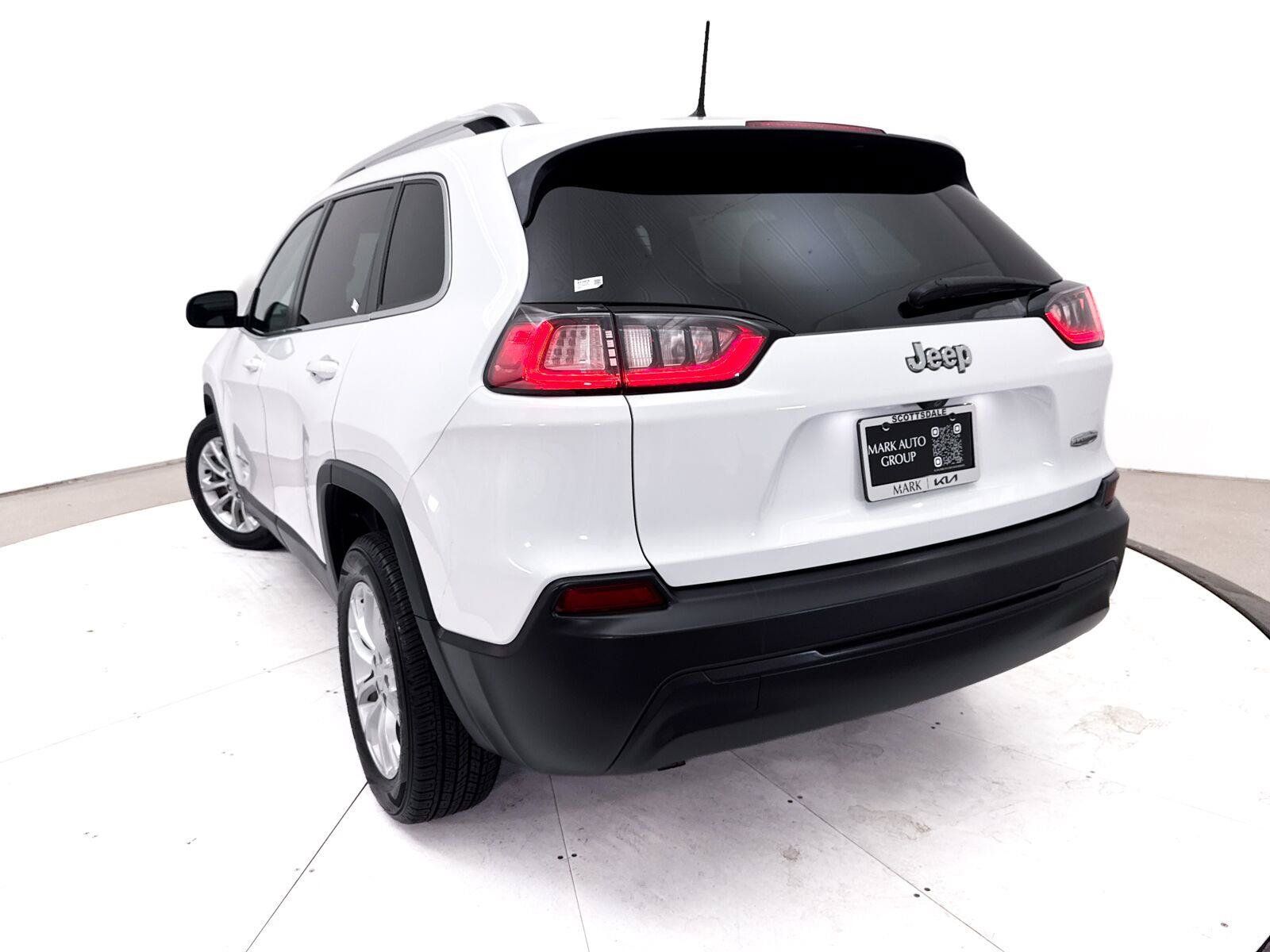 Used 2019 Jeep Cherokee Latitude w/ Popular Appearance Group FWD image 7