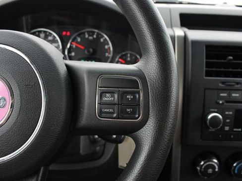 Used 2012 Jeep Liberty Sport AWD/4WD image 11