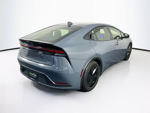 Used 2025 Toyota Prius LE FWD image 9