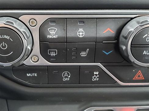 Used 2021 Jeep Wrangler Unlimited Rubicon w/ Xtreme Recon 35" Tire Package image 25