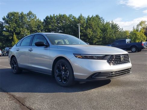 New 2025 Honda Accord SE image 3