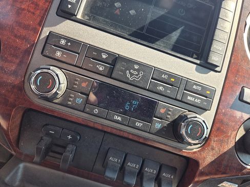 Used 2011 Ford F350 King Ranch w/ King Ranch w/Chrome Pkg image 28