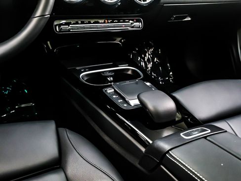 Used 2023 Mercedes-Benz CLA 250 image 7