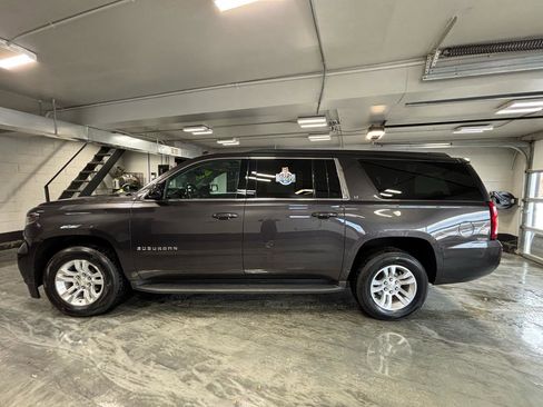 Used 2016 Chevrolet Suburban LT image 5