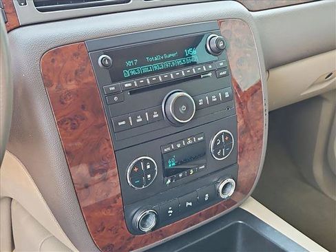 Used 2012 Chevrolet Tahoe LT RWD image 19