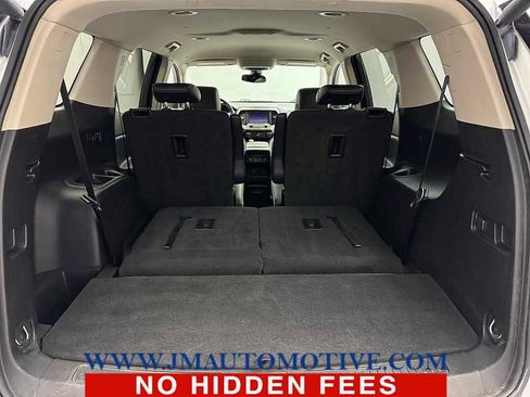 Used 2019 GMC Acadia Denali image 18