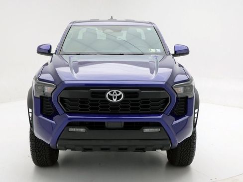 Used 2024 Toyota Tacoma TRD Off-Road image 3