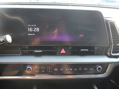 Used 2023 Kia Sportage EX AWD/4WD image 4