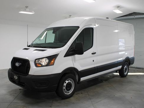 New 2026 Ford Transit 250 148 Medium Roof w/ Load Area Protection Package RWD image 3