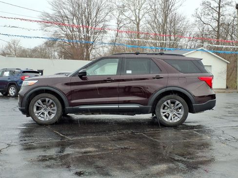 Certified 2022 Ford Explorer XLT w/ Equipment Group 202A AWD/4WD image 10