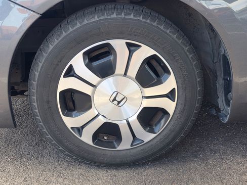 Used 2013 Honda Civic Hybrid Sedan image 11