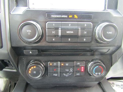 Used 2017 Ford F250 XLT w/ XLT Premium Package image 29