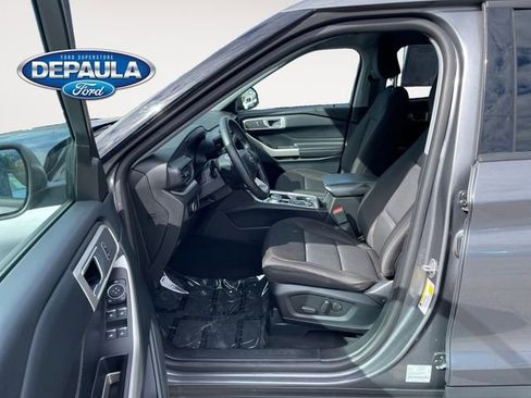 Used 2023 Ford Explorer XLT AWD/4WD image 11